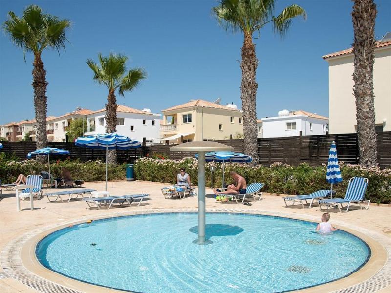 Polycarpia Hotel Pernera Dış mekan fotoğraf