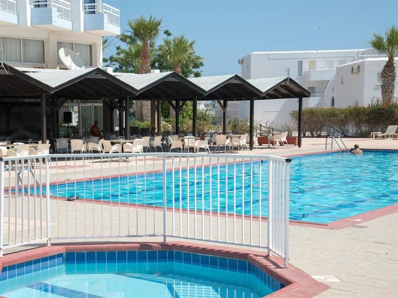 Polycarpia Hotel Pernera Dış mekan fotoğraf