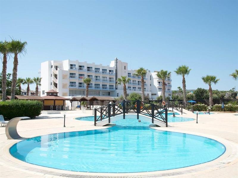 Polycarpia Hotel Pernera Dış mekan fotoğraf