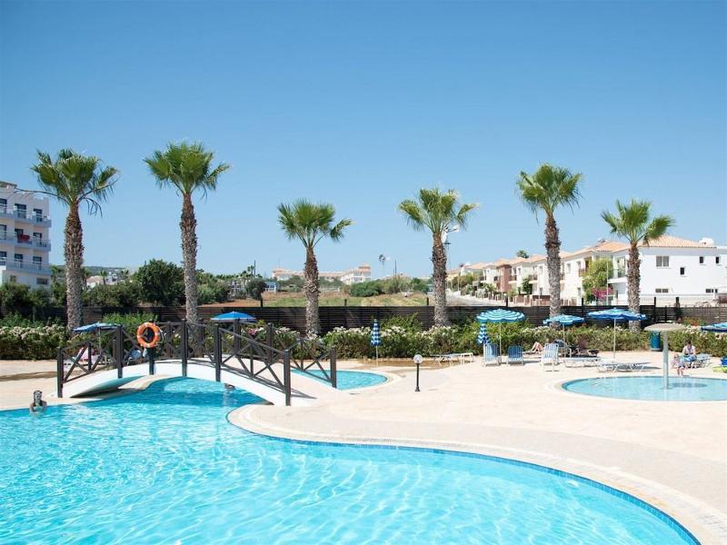Polycarpia Hotel Pernera Dış mekan fotoğraf